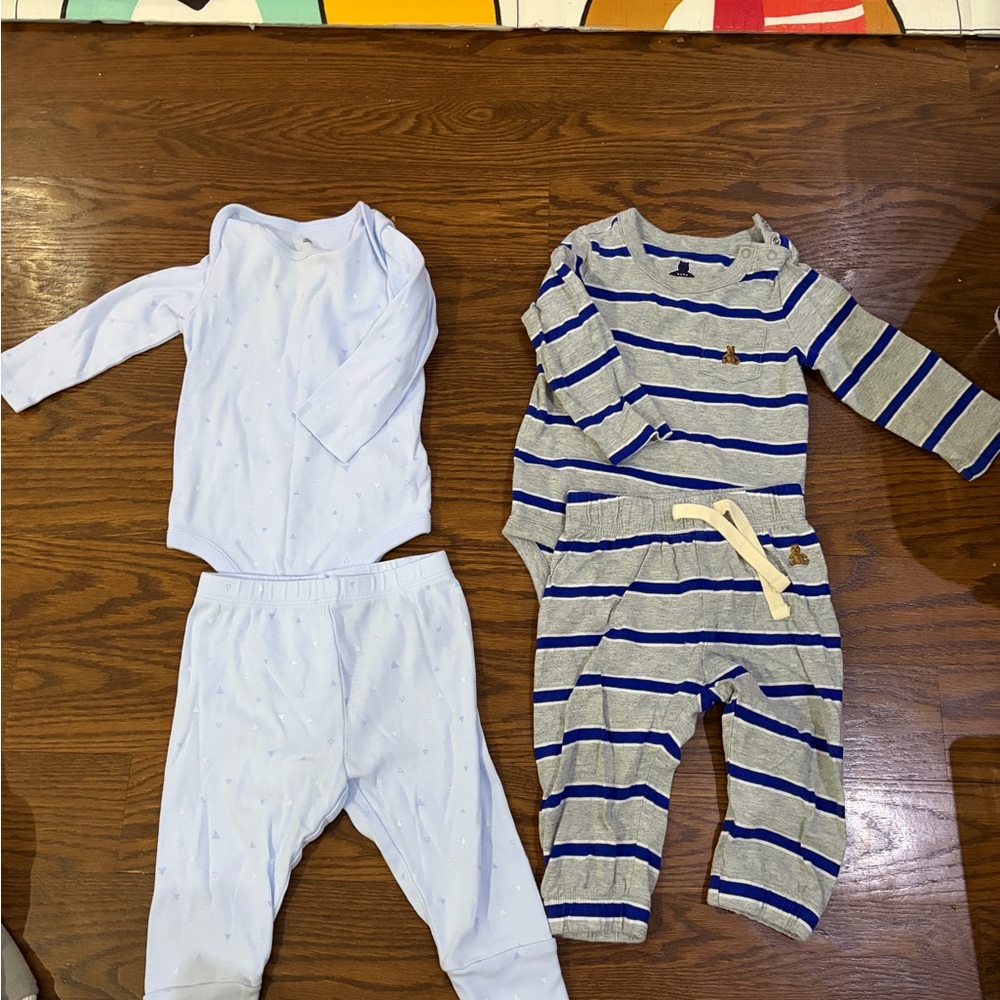 GAP set bodysuit and pants 6-12M